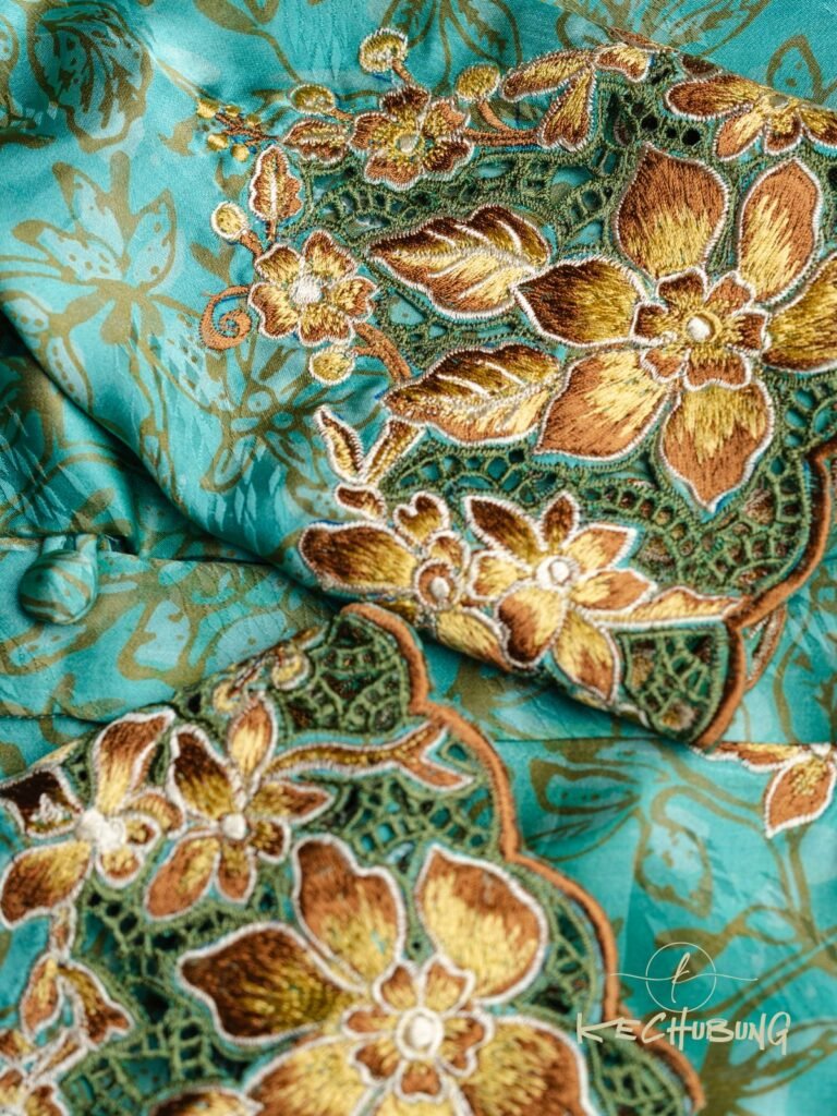 Royal Poinciana Embroidery – Sulam Goyang Kebaya Tradisi