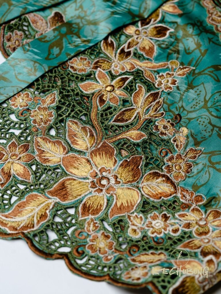 Royal Poinciana Embroidery – Sulam Goyang Kebaya Tradisi