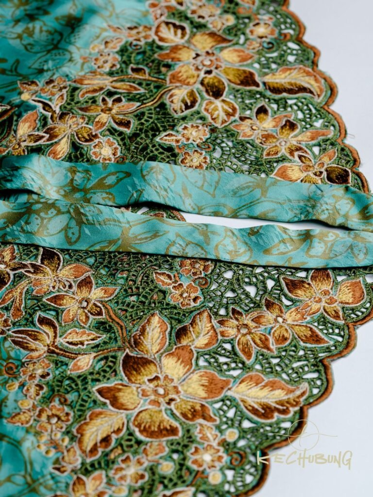 Royal Poinciana Embroidery – Sulam Goyang Kebaya Tradisi