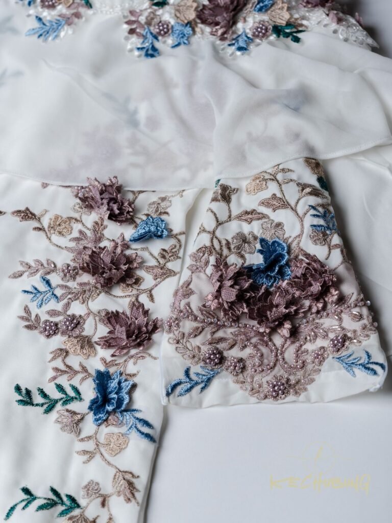 Sulaman 3D dan Patching Lace - Busana Majlis Resepsi Cape Long Dress